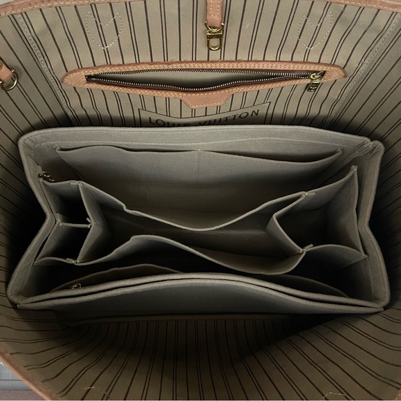 Louis Vuitton Neverfull GM in Monogram - Picture 13 of 14